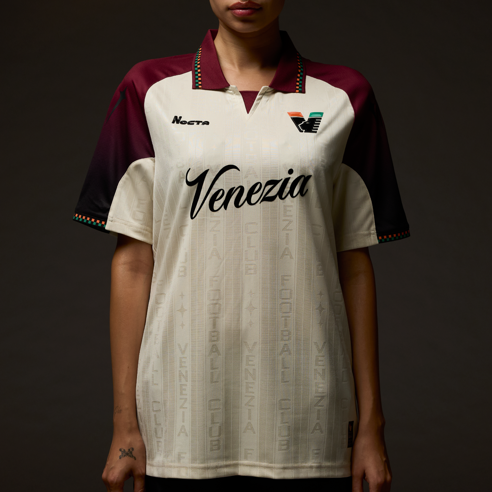 Venezia Nocta シャツ クリーム/バーガンディ Venezia Nocta シャツ クリーム/バーガンディ Venezia FC x